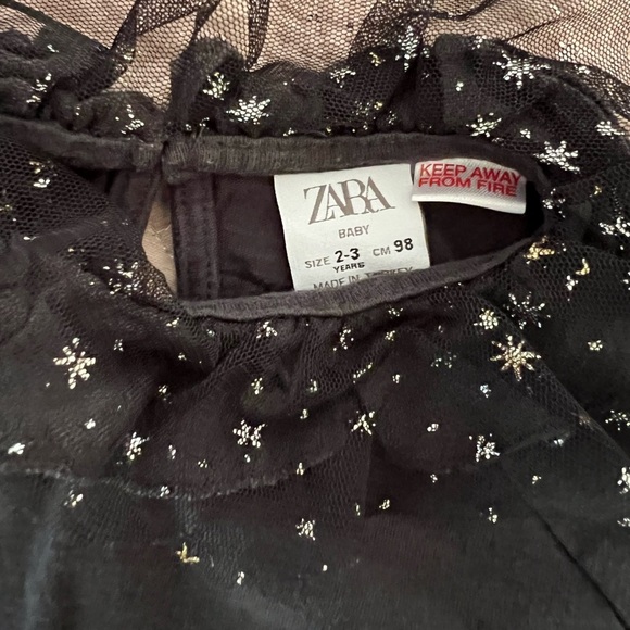 Zara tshirt with foilized tulle Peter Pan style collar, size 3t - Picture 2 of 7